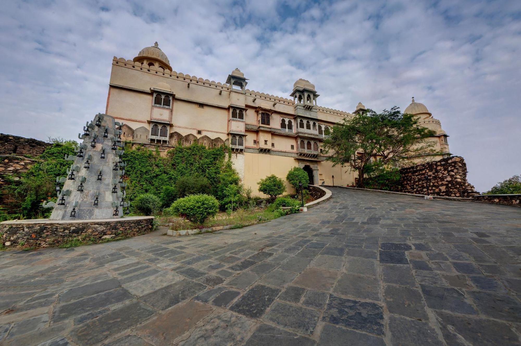 The Fern Bambora Fort, Bambora, Udaipur Luaran gambar