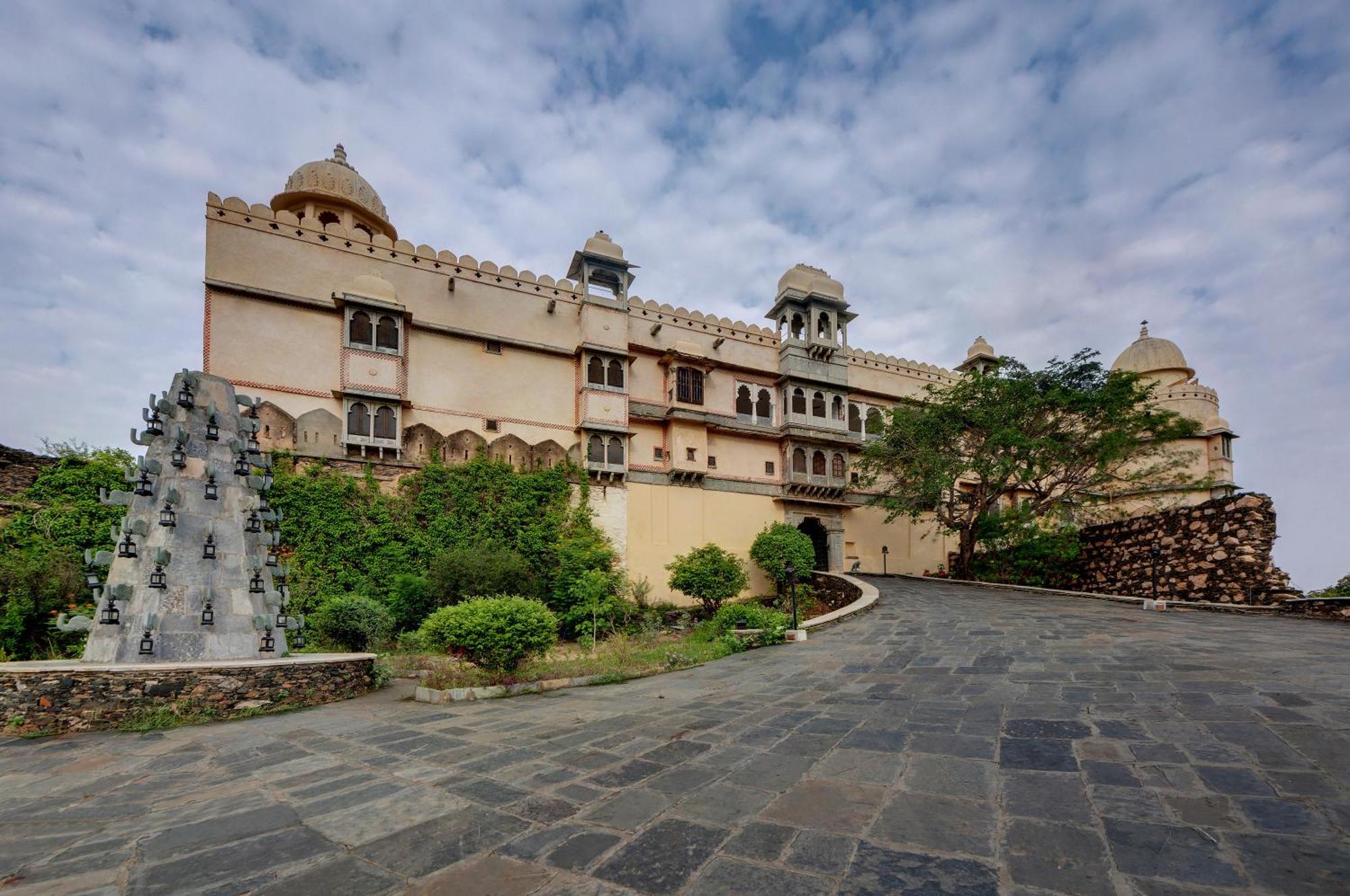The Fern Bambora Fort, Bambora, Udaipur Luaran gambar