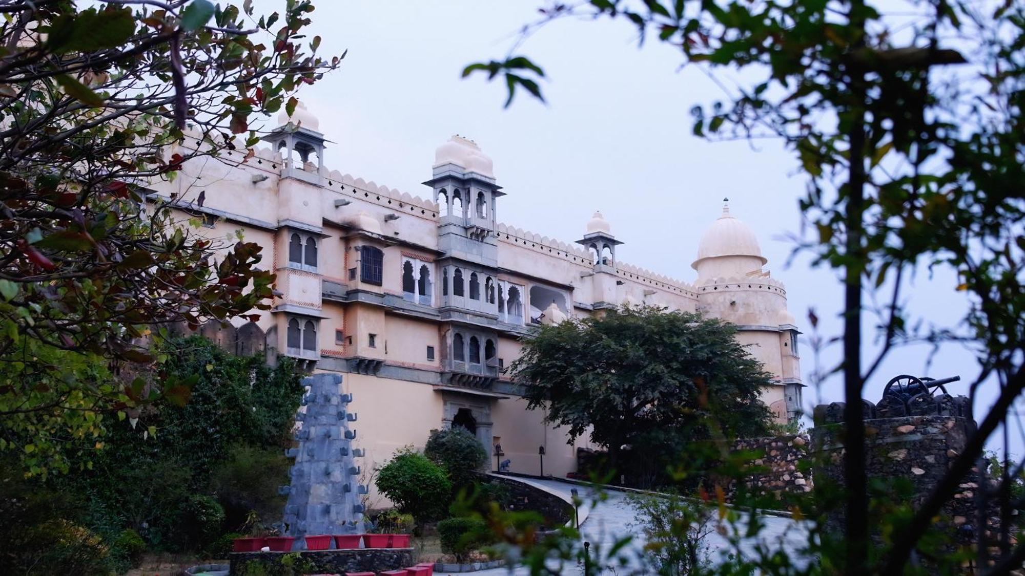 The Fern Bambora Fort, Bambora, Udaipur Luaran gambar
