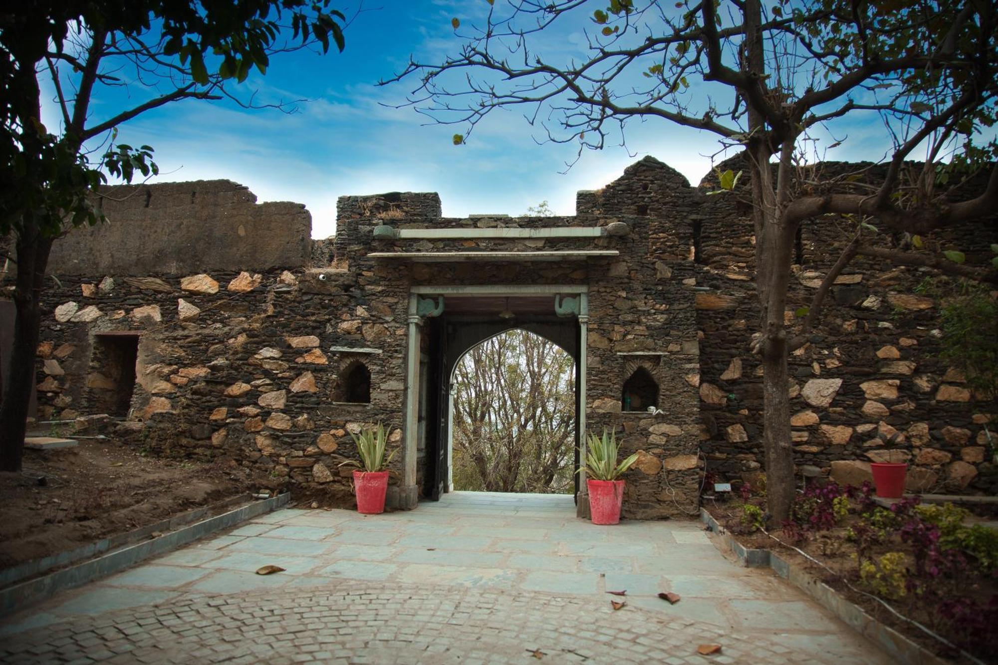 The Fern Bambora Fort, Bambora, Udaipur Luaran gambar