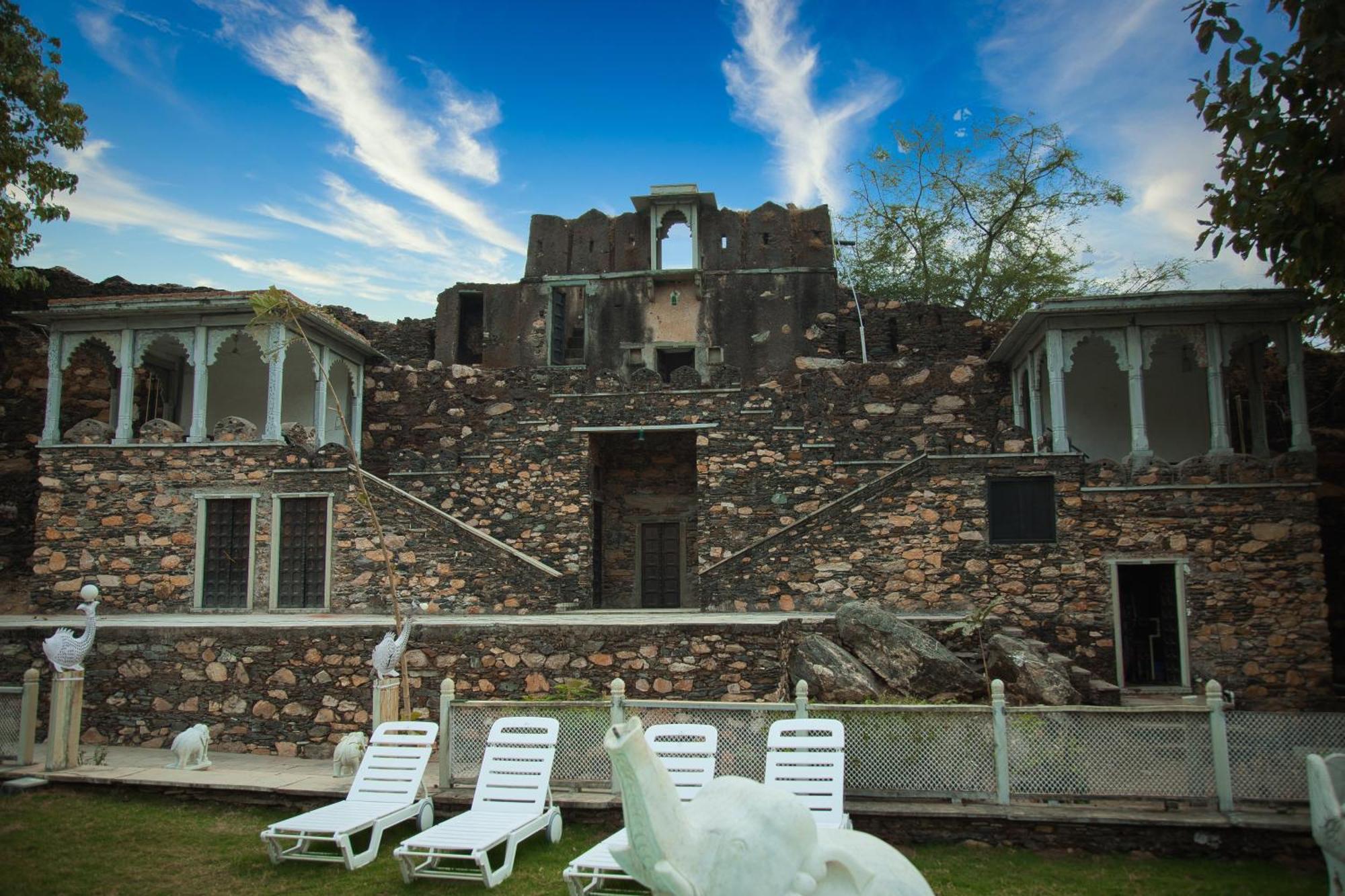The Fern Bambora Fort, Bambora, Udaipur Luaran gambar
